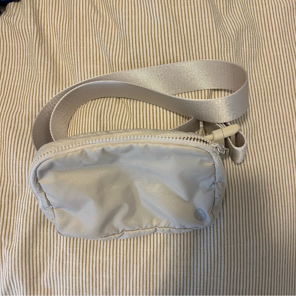 LULULEMON belt bag